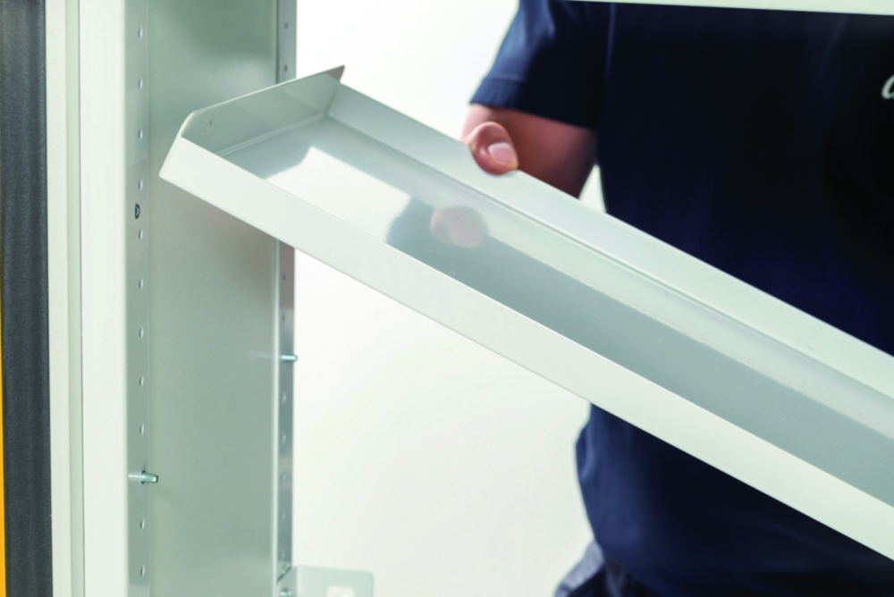 Accessories for Safety cabinets V-Move 90 | Description: Guard rail system (set for 1 shelf)